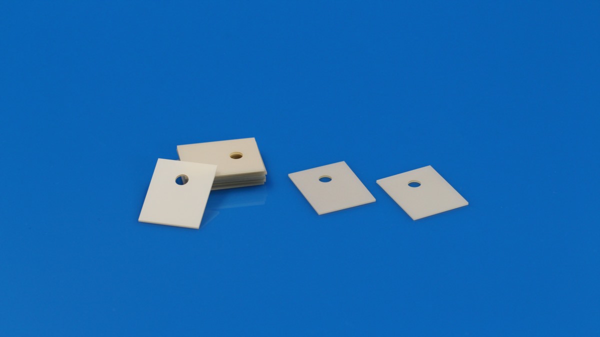 TO-220 aluminum nitride Ceramic Insulator Cooling Pads